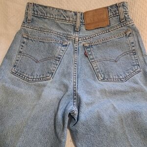 Levi's 512 slim fit, tapered leg,size 11 med, length between 32-33, zip up